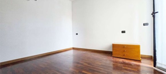 2غرفة شقة في Lissone, Italy رقم 2328 38