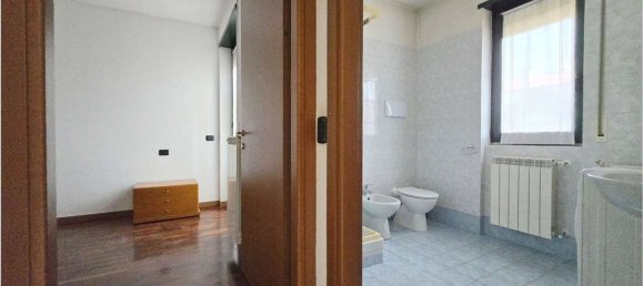 2غرفة شقة في Lissone, Italy رقم 2328 31