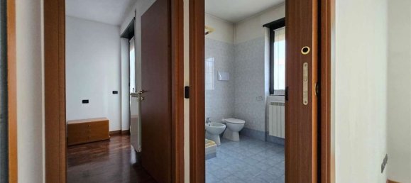 2غرفة شقة في Lissone, Italy رقم 2328 27