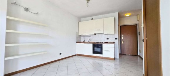 2غرفة شقة في Lissone, Italy رقم 2328 2