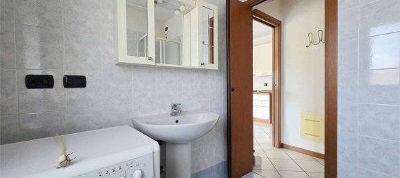 2غرفة شقة في Lissone, Italy رقم 2328 30