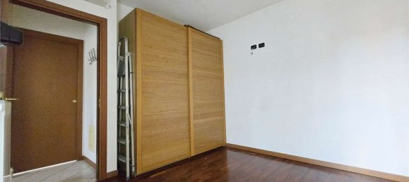 2غرفة شقة في Lissone, Italy رقم 2328 32