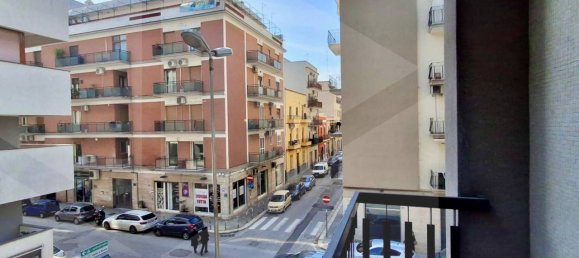 3-salle Appartement à Bari, Italy No. 20608 13