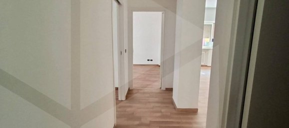 3-salle Appartement à Bari, Italy No. 20608 9