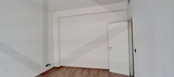3-salle Appartement à Bari, Italy No. 20608 12