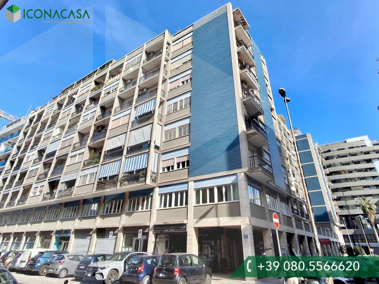 3-salle Appartement à Bari, Italy No. 20608