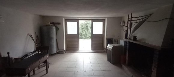 Квартира с 4 комнатами в Семпрониано, Италия № 123967 11