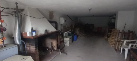 Квартира с 4 комнатами в Семпрониано, Италия № 123967 12