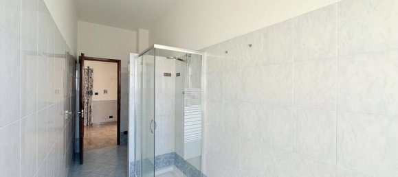 3غرفة شقة في Nichelino, Italy رقم 38572 17