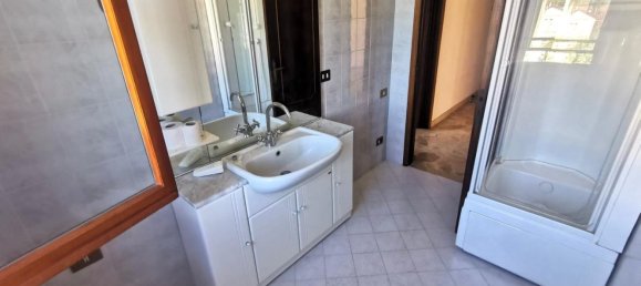 6-salle Appartement à Arezzo, Italy No. 300297 10