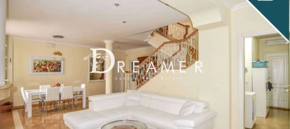 11 rooms Villa in Pietrasanta, Italy No. 35783 9