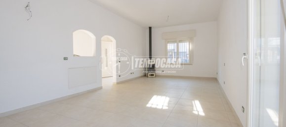 2 bedrooms House in Cesena, Italy No. 167576 5