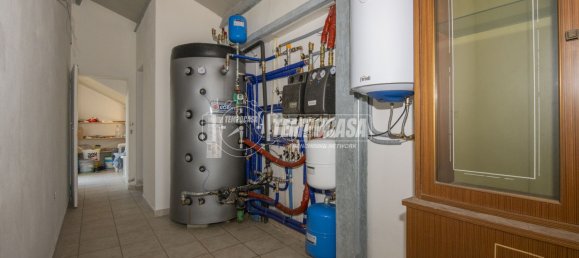 2 bedrooms House in Cesena, Italy No. 167576 9