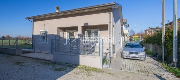 2 bedrooms House in Cesena, Italy No. 167576 12