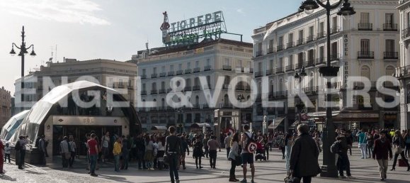 Apartamento de 3 dormitorios en Madrid, Spain No. 127734 38