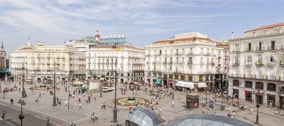 Apartamento de 3 dormitorios en Madrid, Spain No. 127734 6