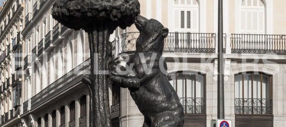 Apartamento de 3 dormitorios en Madrid, Spain No. 127734 3