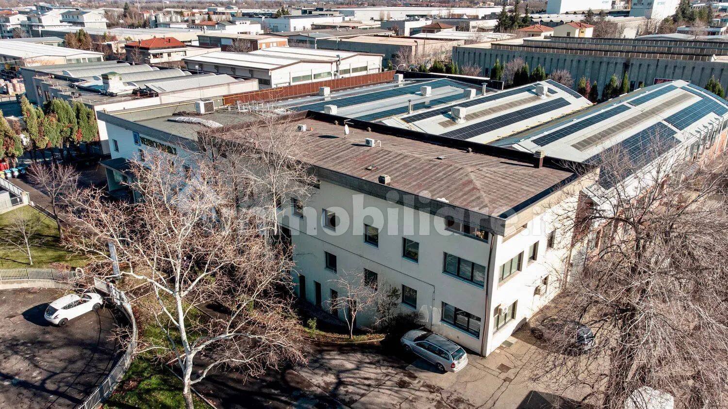 1464m² Building in Fiorano Modenese, Italy No. 198954