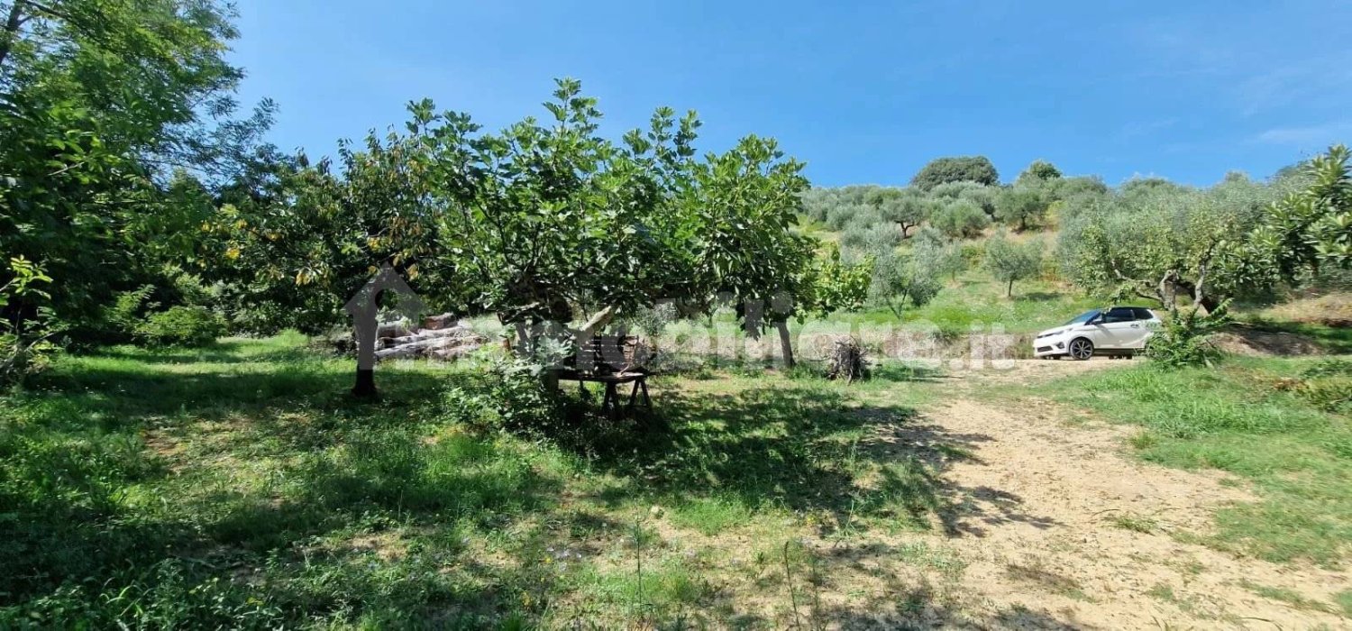 Terreno en Montesilvano, Italy 3400 m² No. 343617