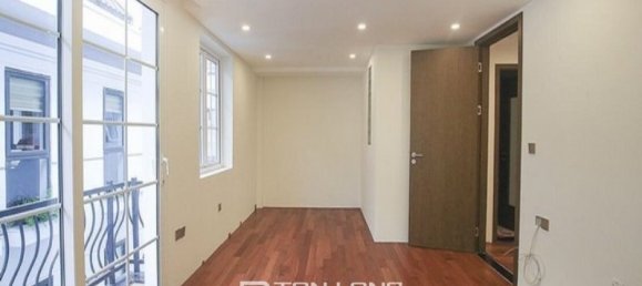 Villa de 5 dormitorios en Tay Ho, Vietnam No. 959 5