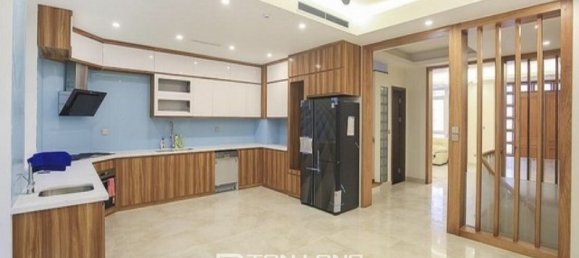 Villa de 5 dormitorios en Tay Ho, Vietnam No. 959 2