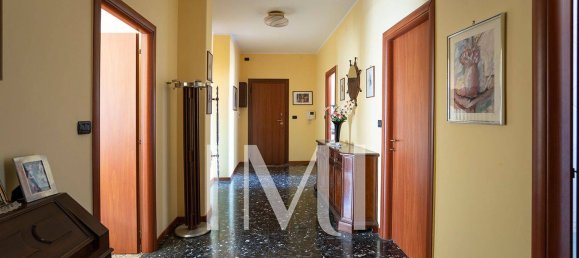 3 bedrooms Apartment in Milan, Italy No. 360117 11