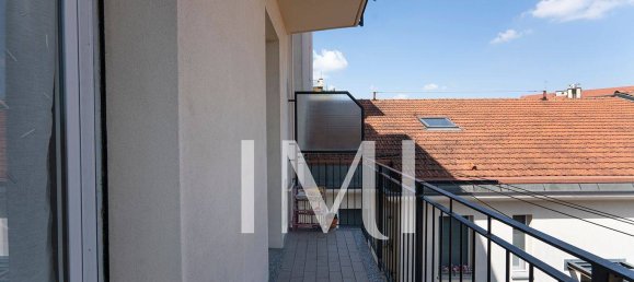 3 bedrooms Apartment in Milan, Italy No. 360117 9