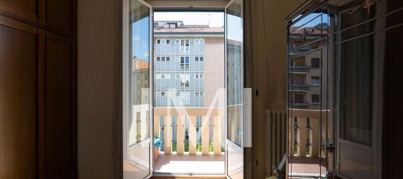 3 bedrooms Apartment in Milan, Italy No. 360117 18