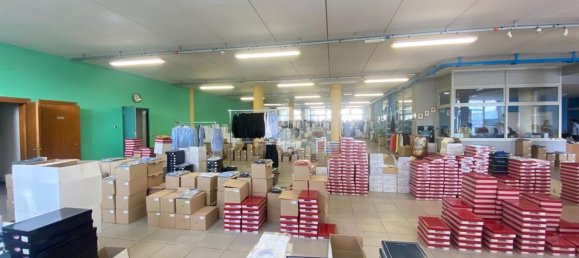 Склад 830м² в Томболо, Италия № 334734 31