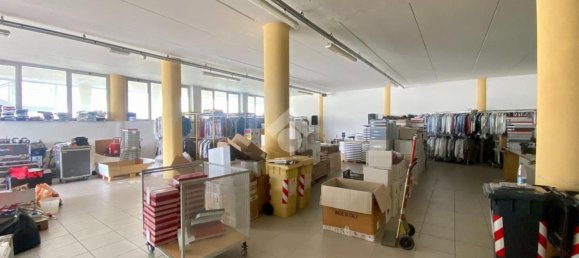 Склад 830м² в Томболо, Италия № 334734 35