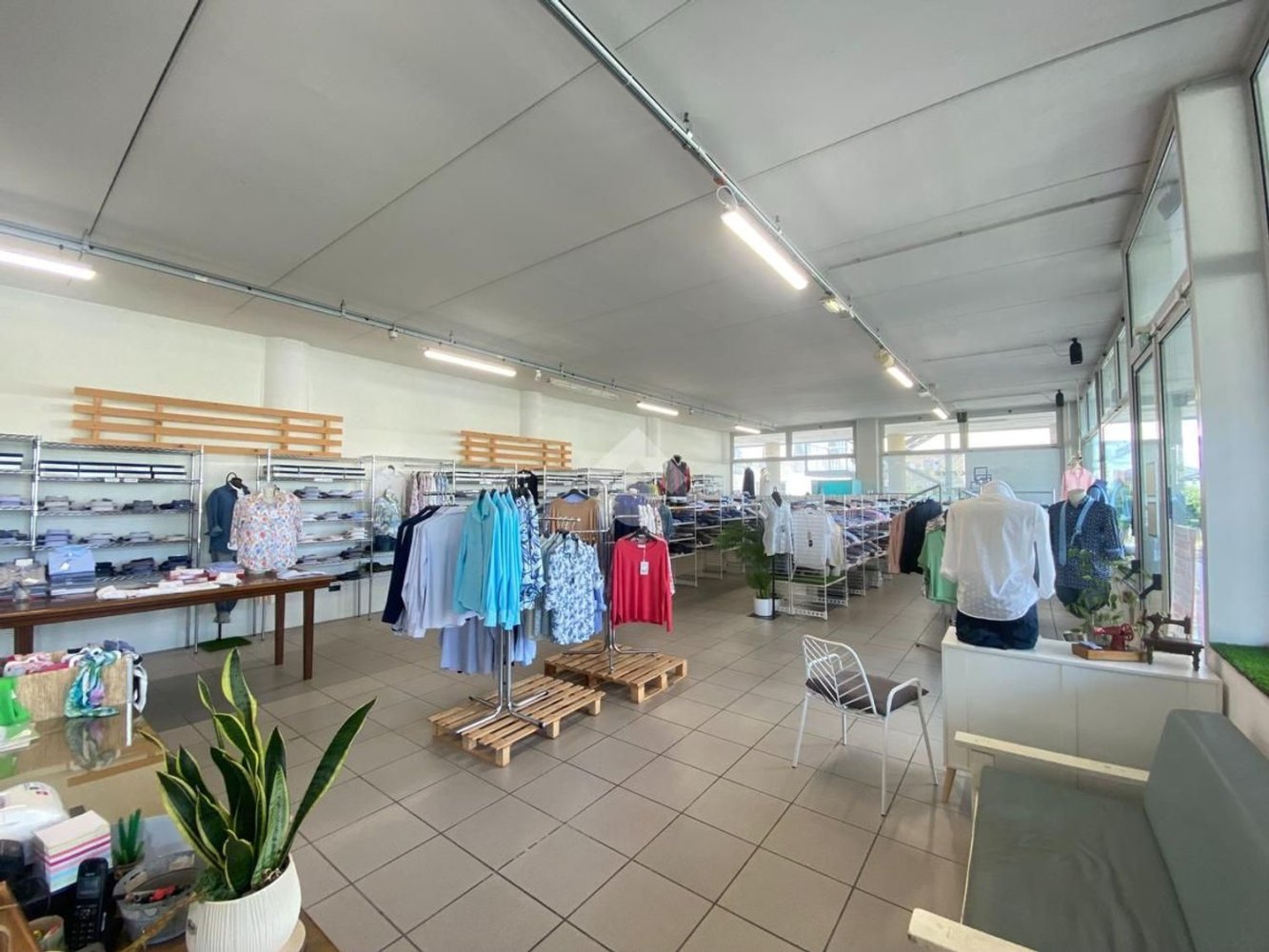 Склад 830м² в Томболо, Италия № 334734