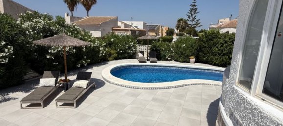 Villa de 3 dormitorios en Torrevieja, Spain No. 183522 2