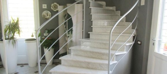 Вилла с 6 комнатами в Каррара, Италия № 59514 17