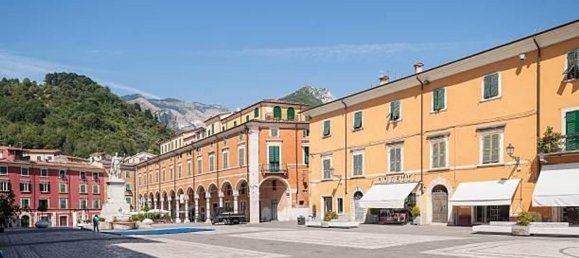 Вилла с 6 комнатами в Каррара, Италия № 59514 41