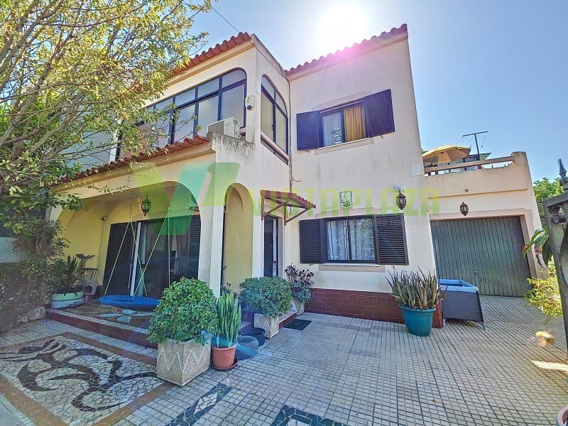 3 bedrooms Villa in Portimao, Portugal No. 250584