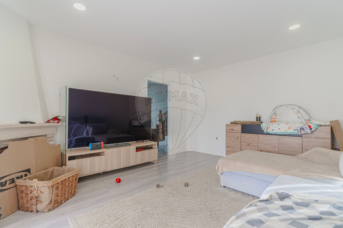 4 bedrooms House in Senhora da Hora, Portugal No. 24075