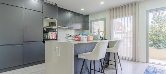 4 bedrooms House in Senhora da Hora, Portugal No. 24075 5