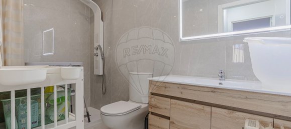 4 bedrooms House in Senhora da Hora, Portugal No. 24075 19