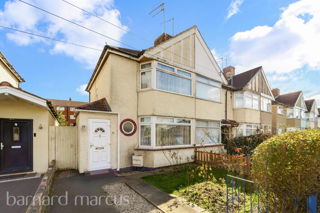 3 bedrooms Commercial property in Feltham, United Kingdom No. 9800