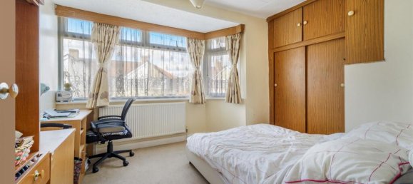 3 bedrooms Commercial property in Feltham, United Kingdom No. 9800 5