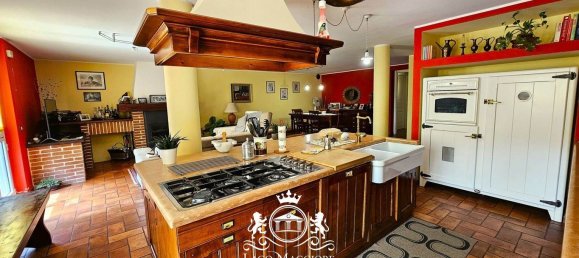 5 Schlafzimmer Villa in Arizzano, Italy, Nr. 135943 32