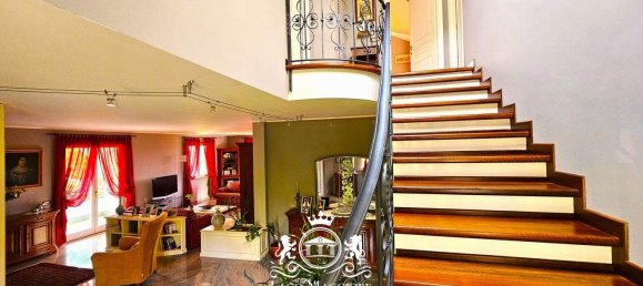 5 Schlafzimmer Villa in Arizzano, Italy, Nr. 135943 44