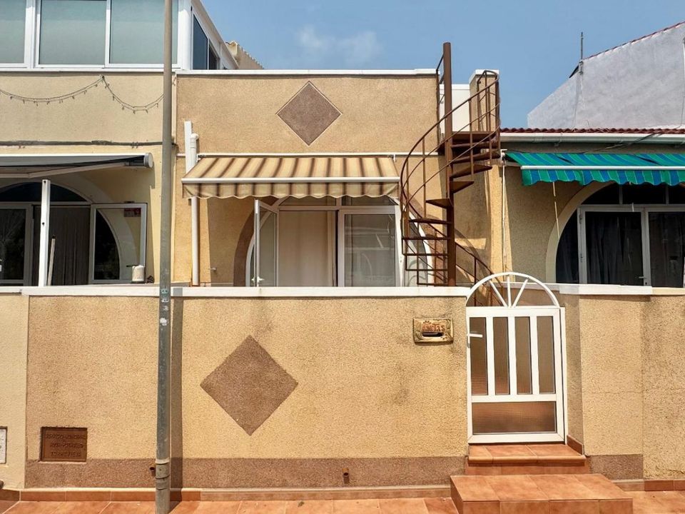 1 bedroom Bungalow in Torrevieja, Spain No. 208840