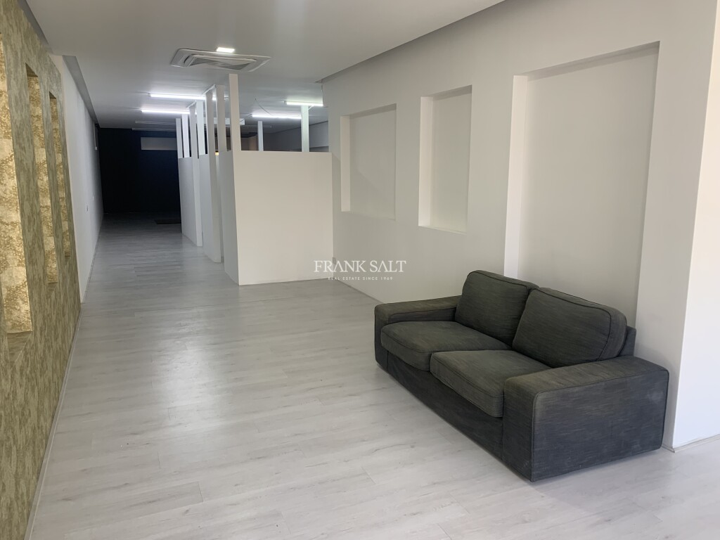 Bureau à Naxxar, Malta 148m² No. 12474