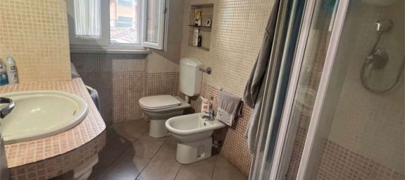 4 bedrooms Apartment in Piacenza, Italy No. 376415 4