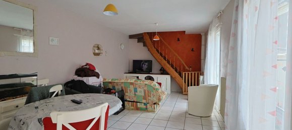 Casa de 3 dormitorios en Tours, France No. 62788 5