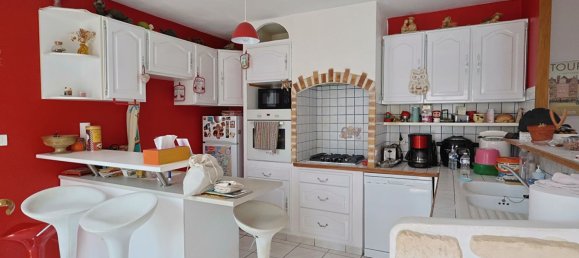 Casa de 3 dormitorios en Tours, France No. 62788 4