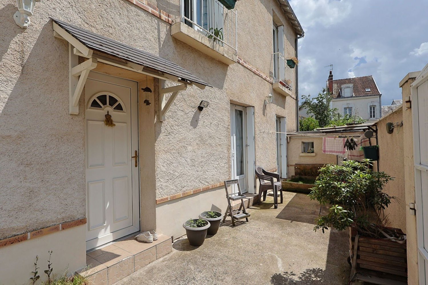 Casa de 3 dormitorios en Tours, France No. 62788