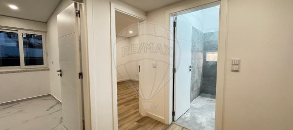 4 bedrooms House in Amadora, Portugal No. 173371 10