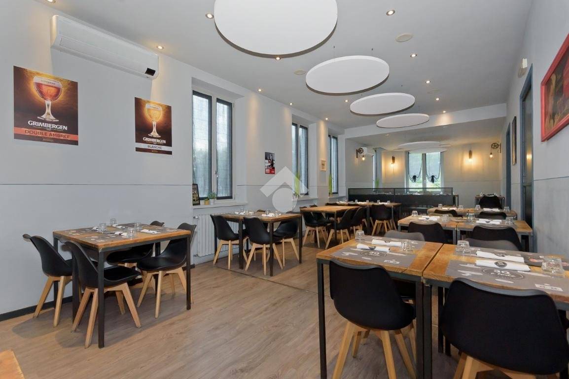  عقار تجاري في Savigliano, Italy 820متر مربع رقم 322500